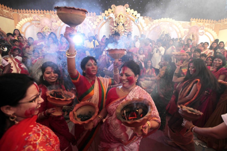 Bengali-Women-Dancing